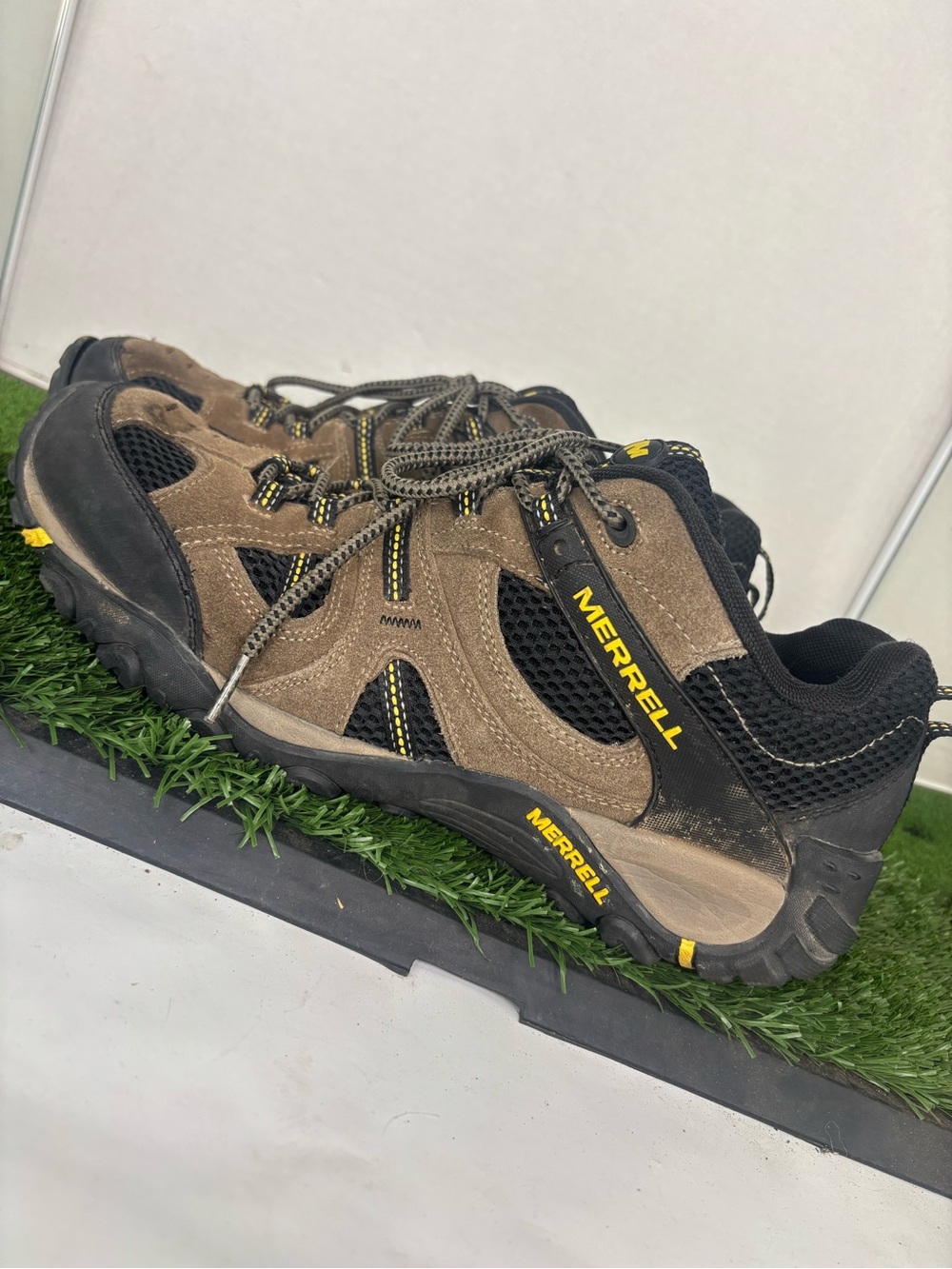 Merrell Moab Ventilator Shoes Mens Size 12 Brown Suede Trail Hiking Vibram